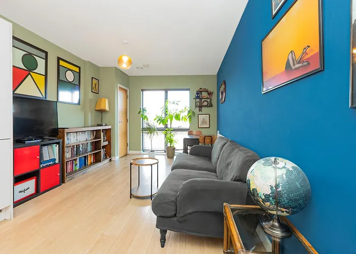 Spacious 1Br Flat, 4 Min To Streatham Hill Station