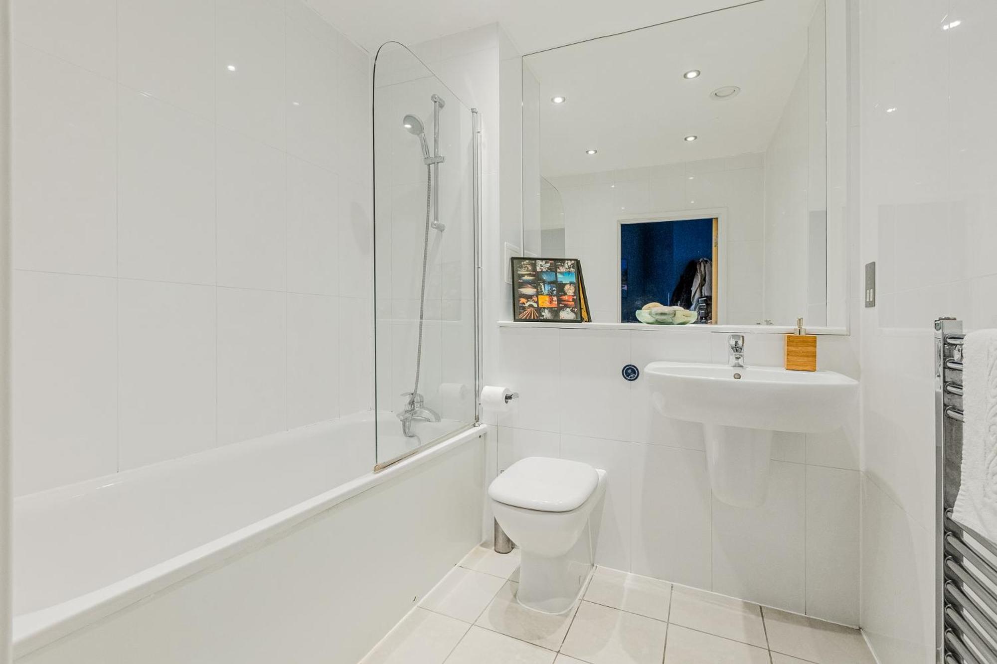 Spacious 1br Flat, 4 Min To Streatham Hill Station Appartement *